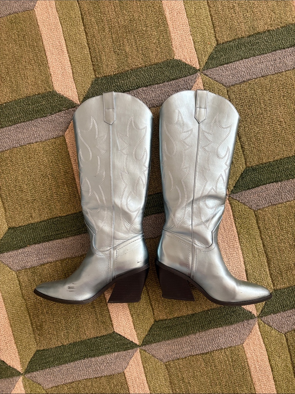 Metallic cowboy boots in size 9